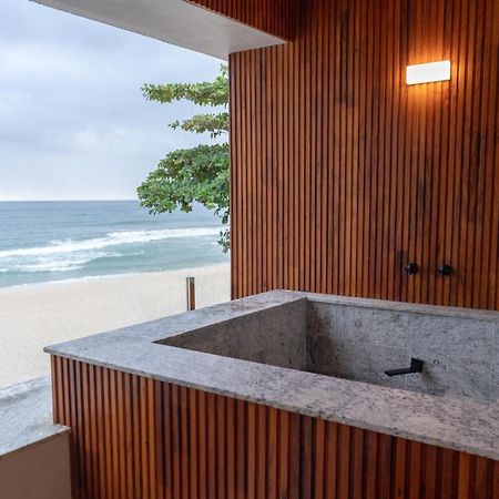 Duke Beach Hotel 마레지아스 외부 사진