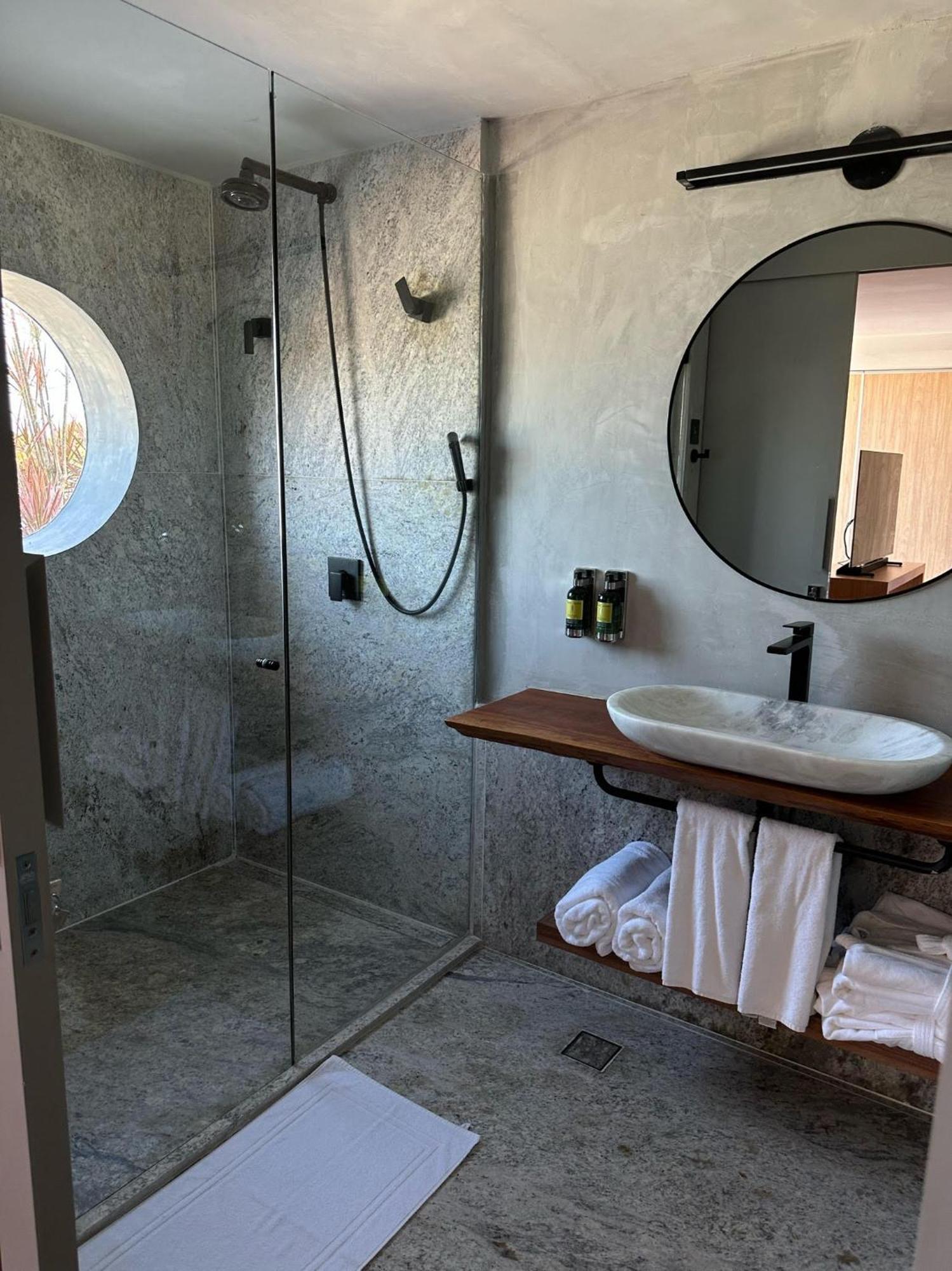 Duke Beach Hotel 마레지아스 외부 사진