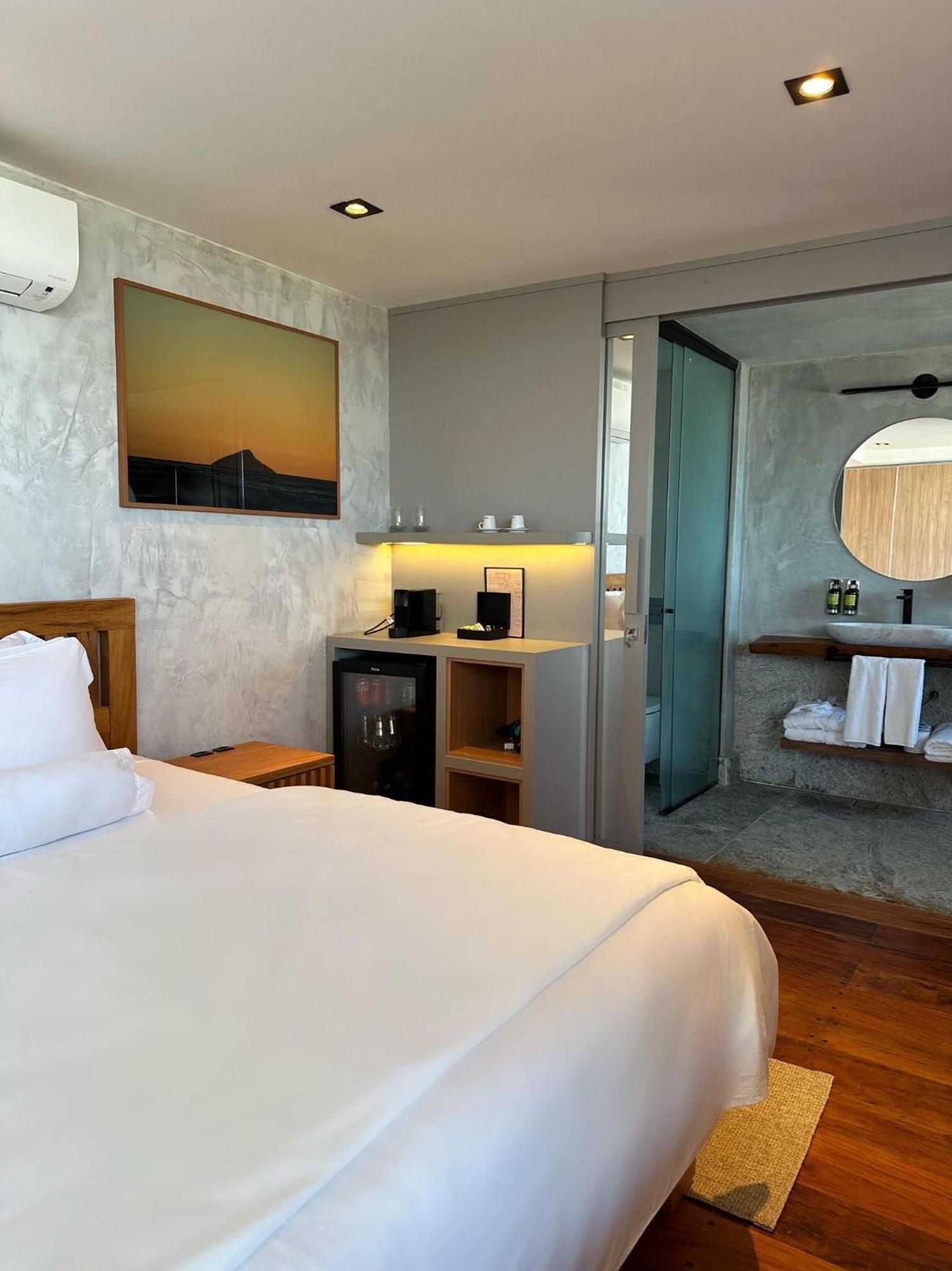 Duke Beach Hotel 마레지아스 외부 사진